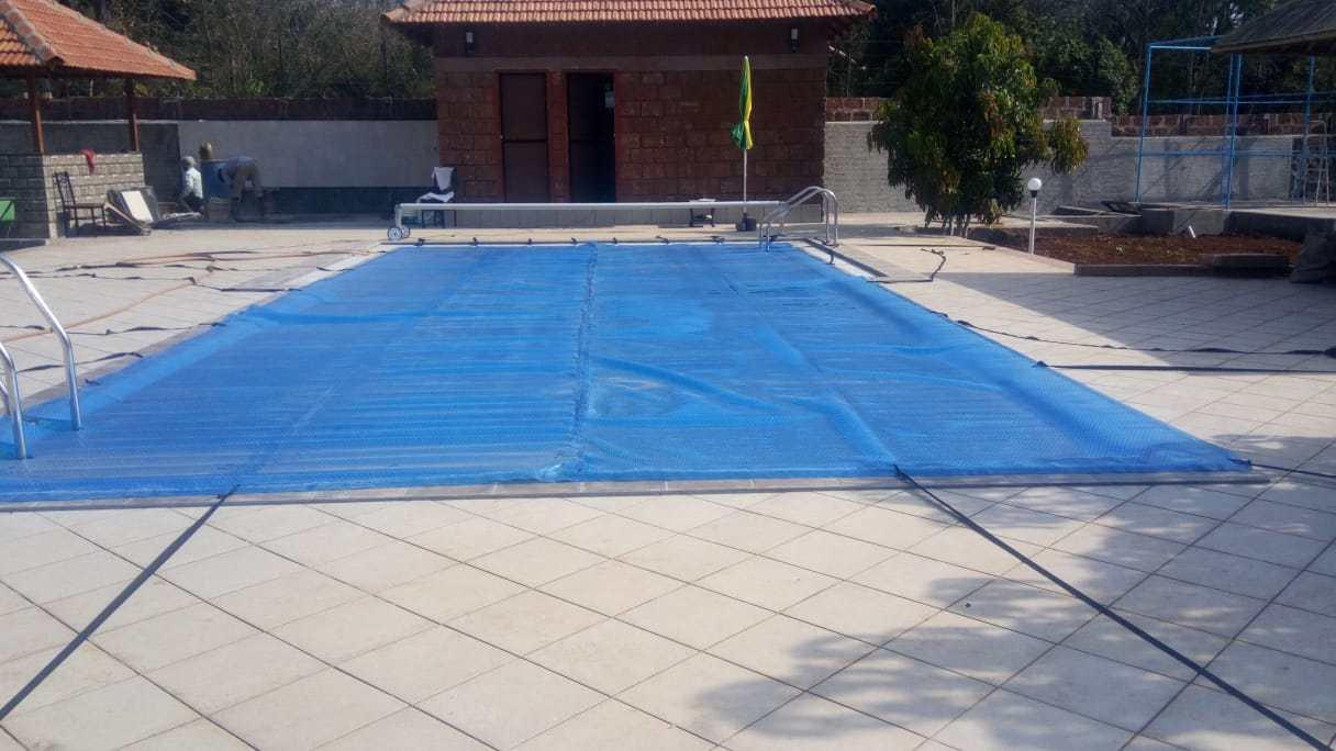 Polco Swimming pool covers - Polco Bubble Pool Covers | UV Resistant, Heat Retention & Durable Pool Protection